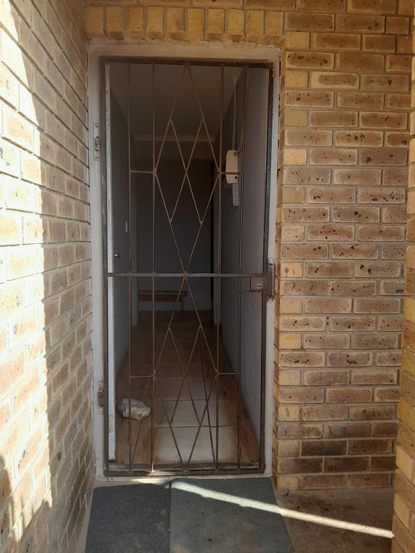 10 Bedroom Property for Sale in Zwelihle Western Cape